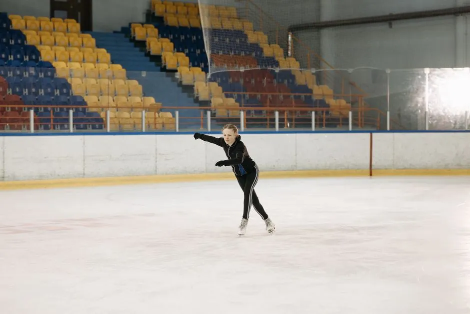 Group vs Private Figure Skating Lessons